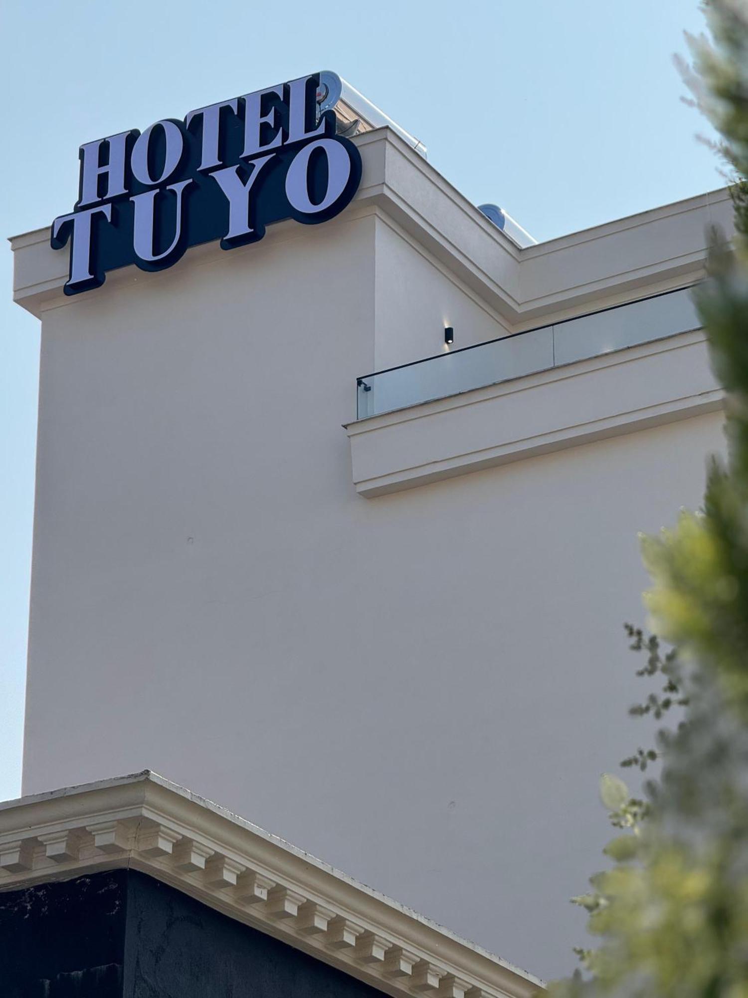 Hotel Tuyo Tirana